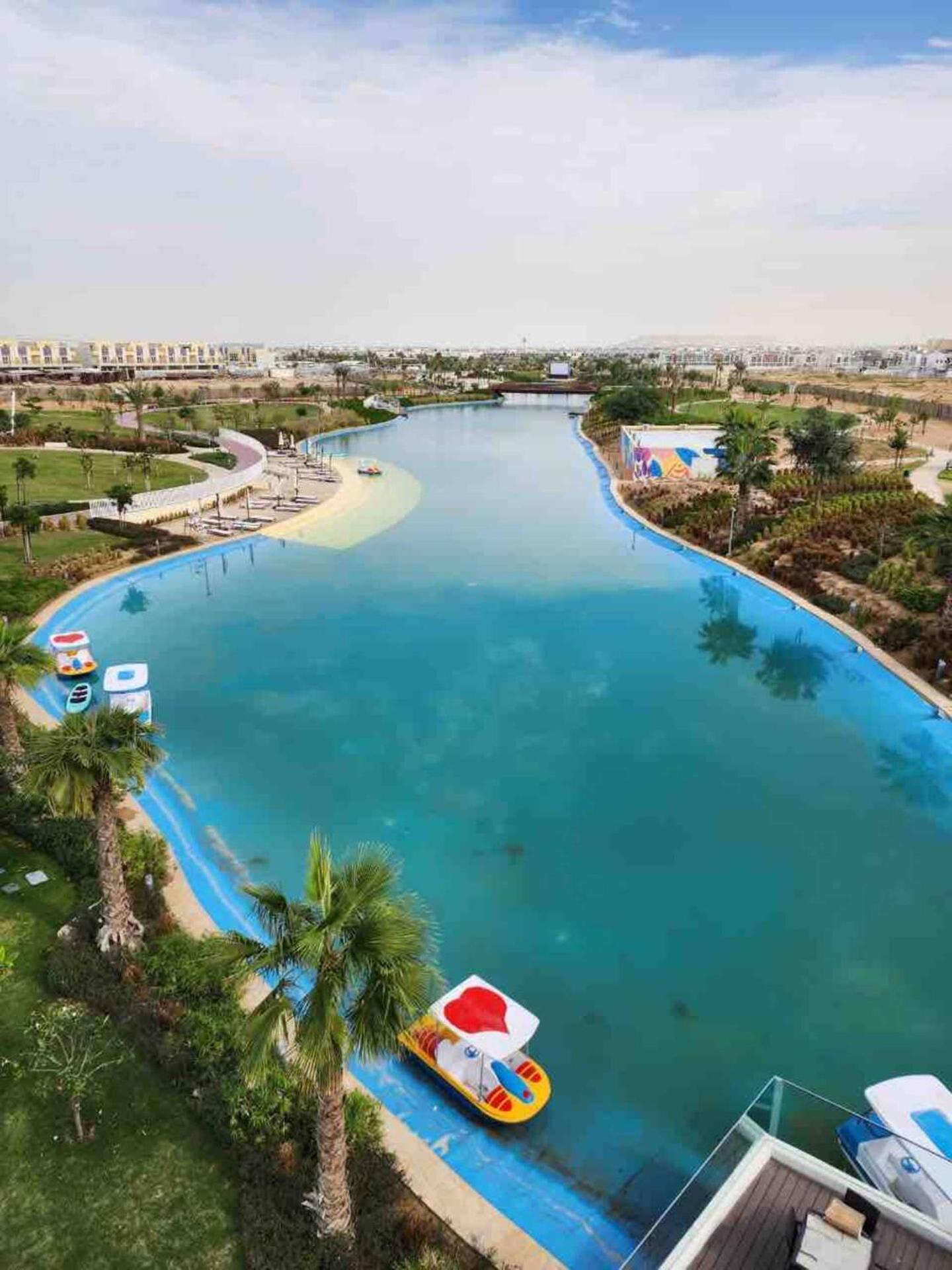 Victoria Damac Hills 2 Family Retreat With Waterpark And Petting Farm *